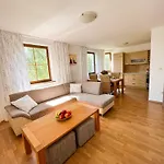 Apartment Slnecny 2-izbovy Pod Lesom,